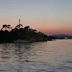 Sur L'ile De Apartment